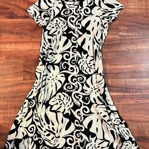 Bought in Hawaii. Manuhealii Black and White Flutter Sleeve Midi Dress